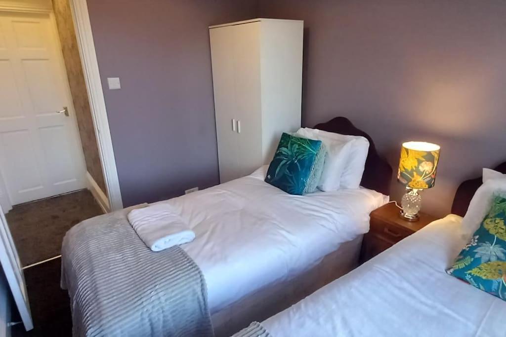 גטשהד Peaceful Home From Home - Spacious 3 Bedroom House Accommodating 7 - Ideal For Families And Workers מראה חיצוני תמונה