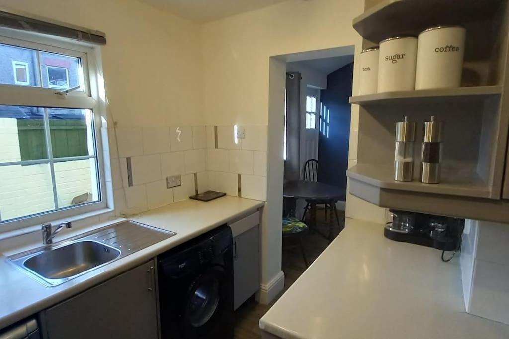 גטשהד Peaceful Home From Home - Spacious 3 Bedroom House Accommodating 7 - Ideal For Families And Workers מראה חיצוני תמונה